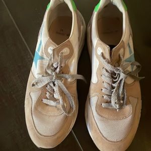 Grey Golden Goose white running shoes